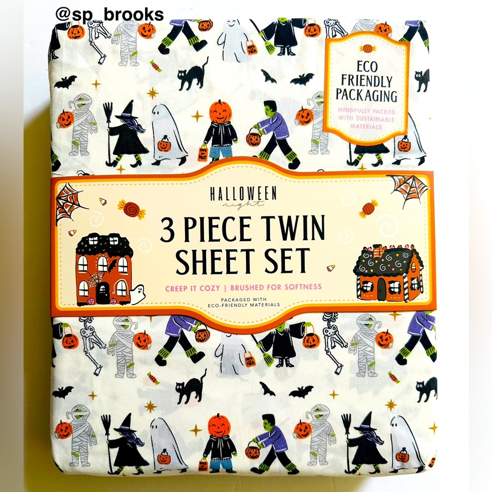 🎁Halloween Sheet Set - 3 Piece Twin Sheet Set - Halloween Monster Parade - Multi